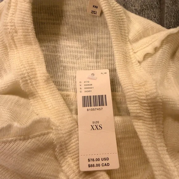 Pilcro Ruffled Raglan top - Picture 6 of 8